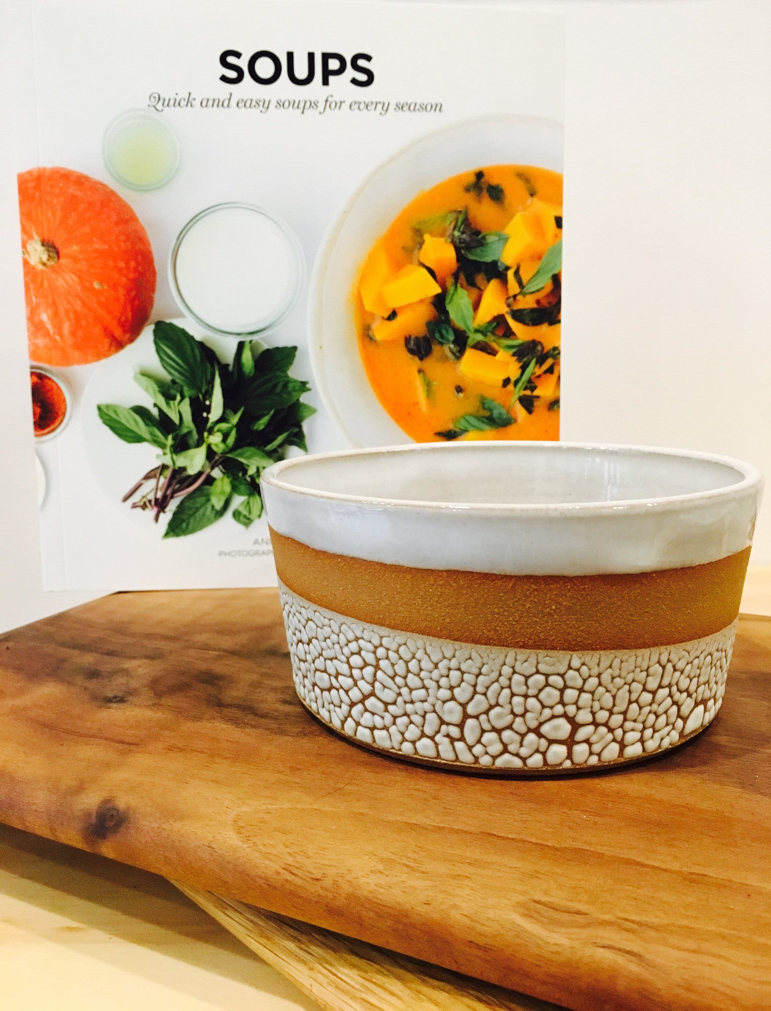 Bowl: White crackle bowl